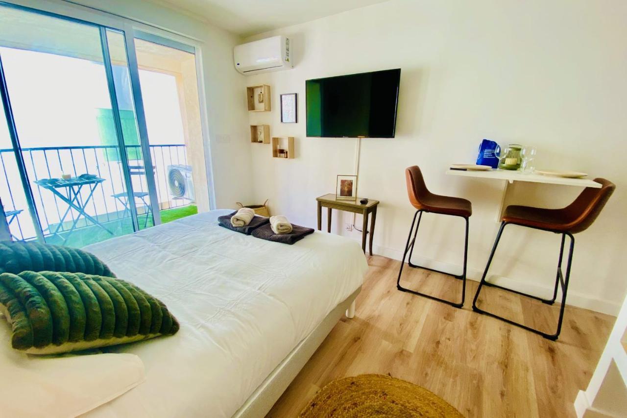 L'Escapade Forestiere - Coeur De Ville Avec Terrasse Nîmes Eksteriør billede